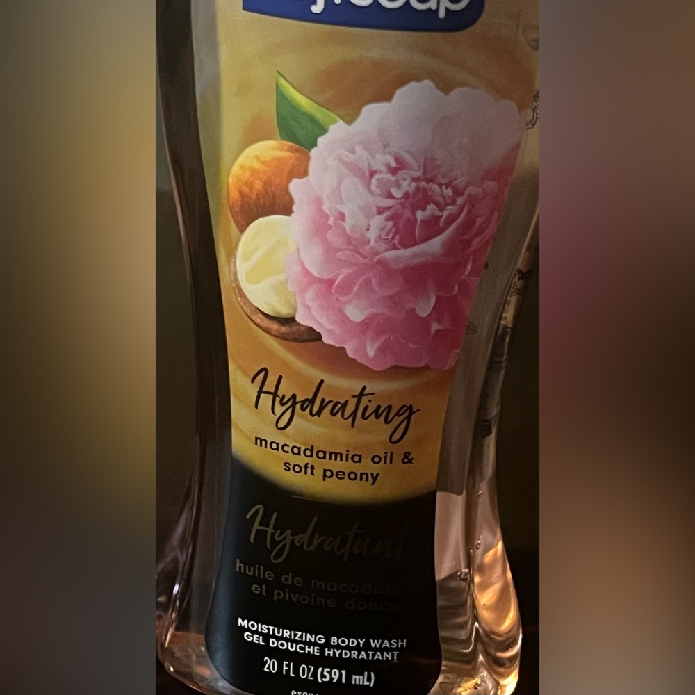 Softsoap Macadamia Oil & Soft Peony + Coconut Oil & Calming Lavender Body Washes - Picture 2 of 6